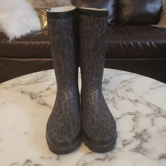 Chooka rain boots leopard, cheetah, animal print size 10 - Picture 4 of 5